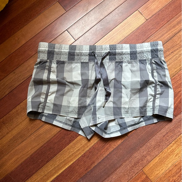 Lululemon plaid shorts - Picture 1 of 2